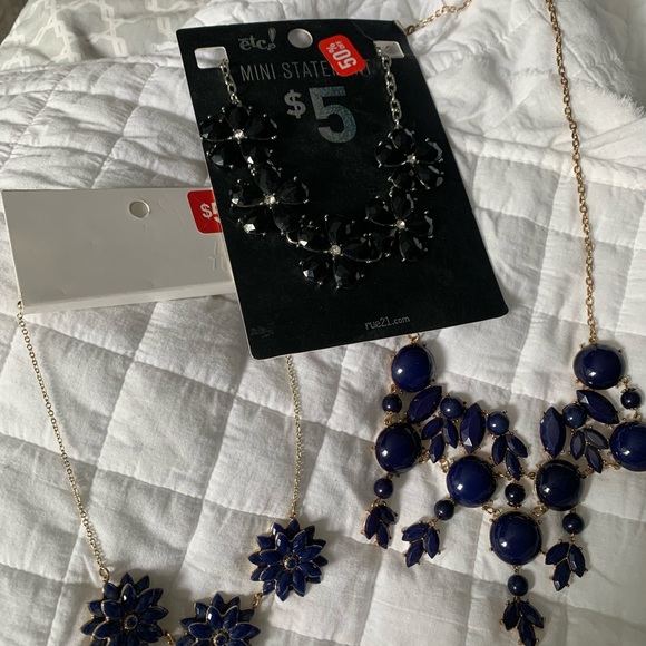 Statement Necklaces - Picture 4 of 7